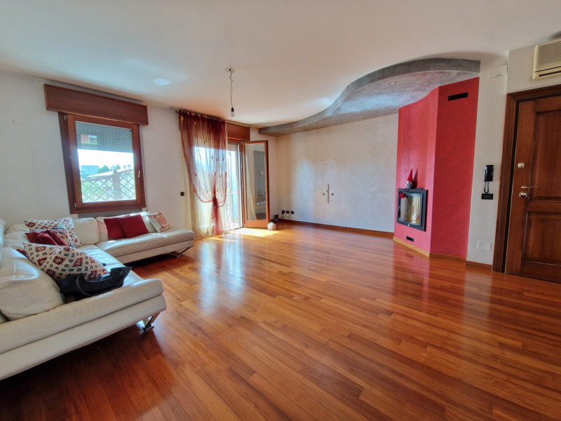 Splendido appartamento quadrilocale situato nel cuore del tranquillo quartiere di San Bellino a P...