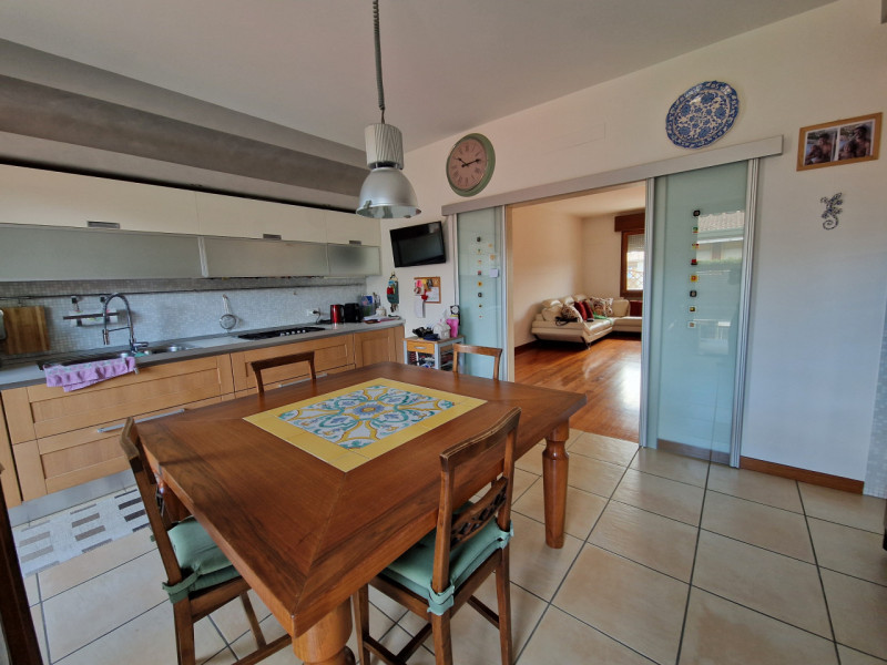 Splendido appartamento quadrilocale situato nel cuore del tranquillo quartiere di San Bellino a P...