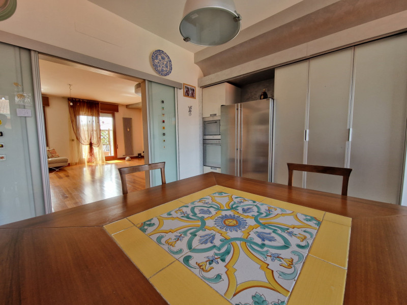 Splendido appartamento quadrilocale situato nel cuore del tranquillo quartiere di San Bellino a P...