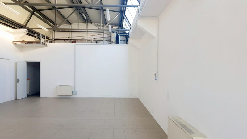 LOCALE POLIFUNZIONALE IN AFFITTO A CASELLE DI SELVAZZANO €.800
MAGAZZINO-LABORATORIO-CAPANNONCINO...