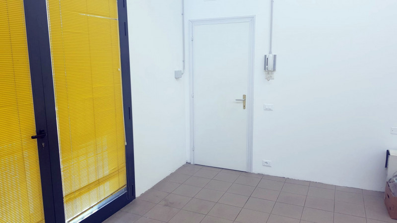 LOCALE POLIFUNZIONALE IN AFFITTO A CASELLE DI SELVAZZANO €.800
MAGAZZINO-LABORATORIO-CAPANNONCINO...
