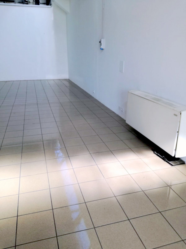 LOCALE POLIFUNZIONALE IN AFFITTO A CASELLE DI SELVAZZANO €.800
MAGAZZINO-LABORATORIO-CAPANNONCINO...