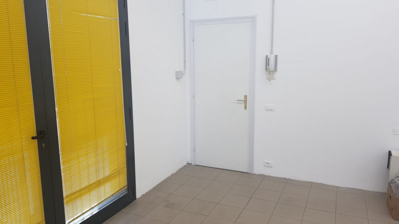 CASELLE DI SELVAZZANO – LOCALE POLIFUNZIONALE DI 100 MQ CON PASSO CARRAIO

In posizione strategic...