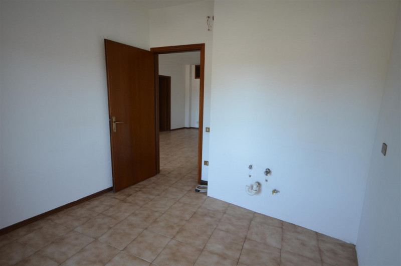 Castelfranco Veneto, in zona semicentrale strategica e comoda a tutti i servizi principali con la...