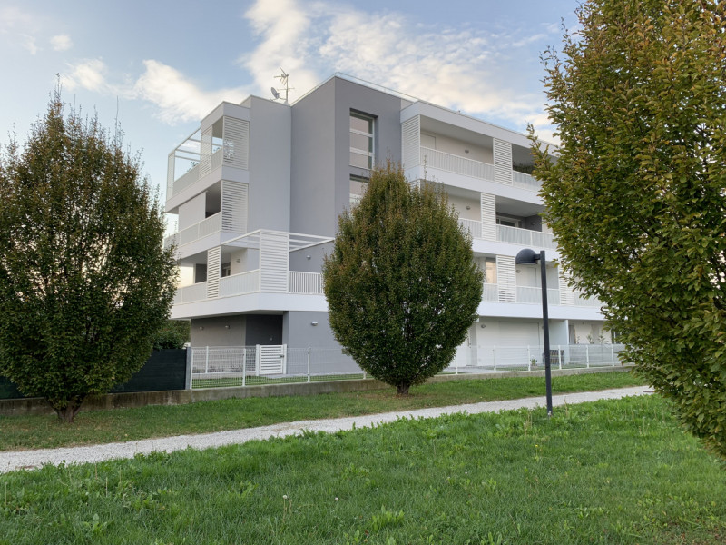CASELLE di SELVAZZANO DENTRO: Proponiamo in vendita appartamento al secondo piano di un elegante ...