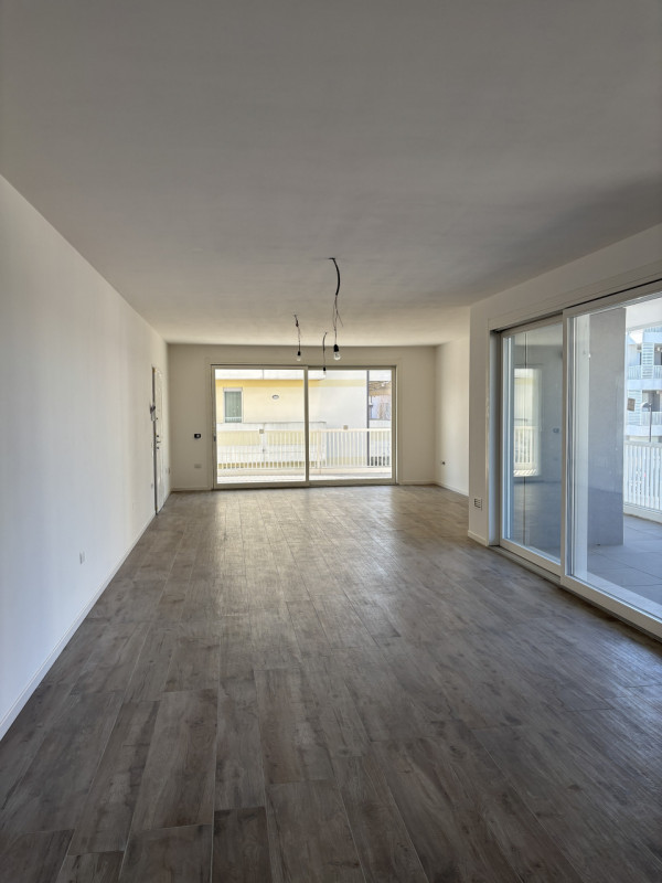 CASELLE di SELVAZZANO DENTRO: Proponiamo in vendita appartamento al secondo piano di un elegante ...