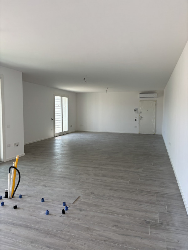 CASELLE di SELVAZZANO DENTRO: Proponiamo in vendita appartamento al secondo piano di un elegante ...