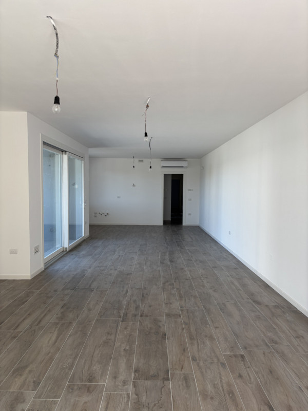 CASELLE di SELVAZZANO DENTRO: Proponiamo in vendita appartamento al secondo piano di un elegante ...