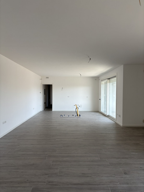 CASELLE di SELVAZZANO DENTRO: Proponiamo in vendita appartamento al secondo piano di un elegante ...