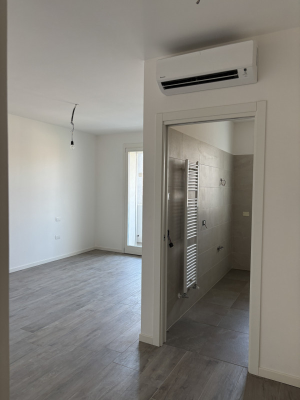 CASELLE di SELVAZZANO DENTRO: Proponiamo in vendita appartamento al secondo piano di un elegante ...
