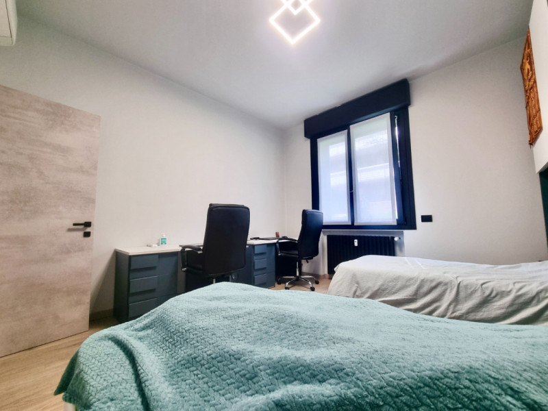 A Padova in via Domenico Turazza, proponiamo in vendita appartamento trilocale posto al piano ter...