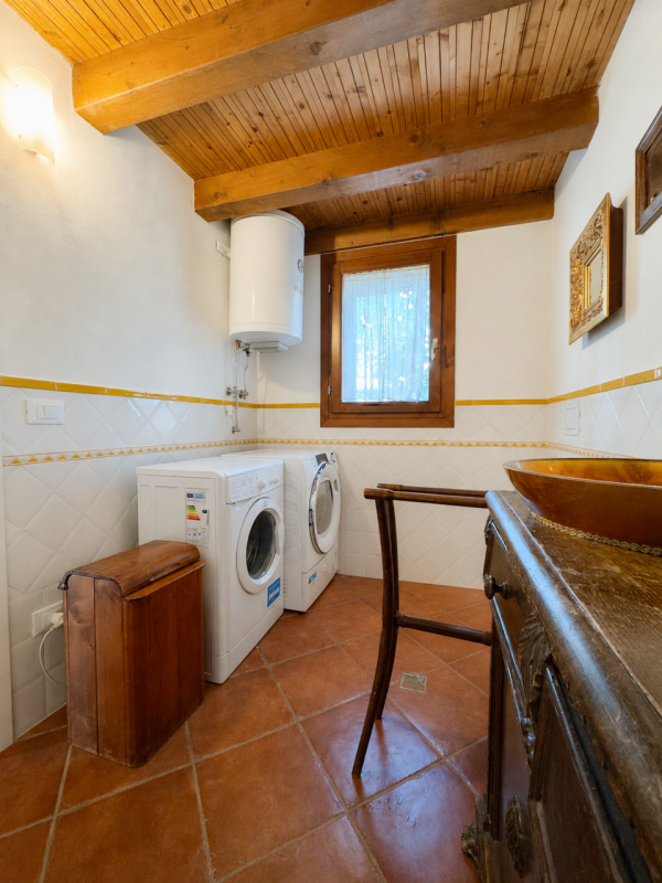 A Boccon di Vo’, in un contesto collinare tranquillo e riservato, proponiamo in vendita “Casa del...