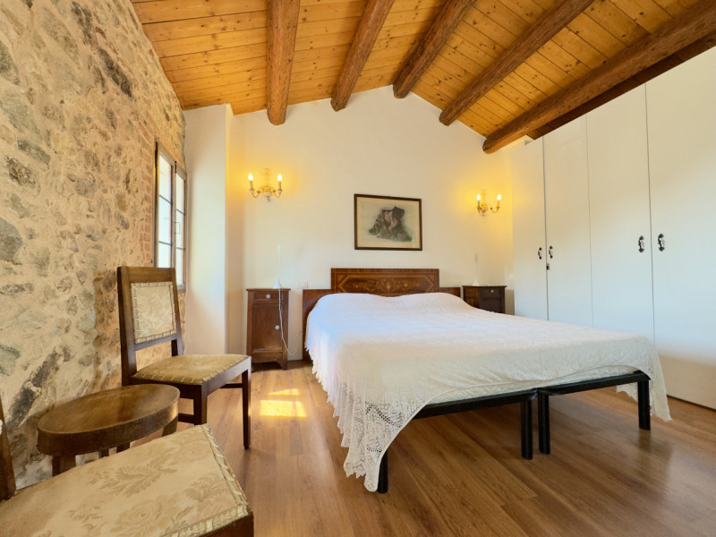 A Boccon di Vo’, in un contesto collinare tranquillo e riservato, proponiamo in vendita “Casa del...