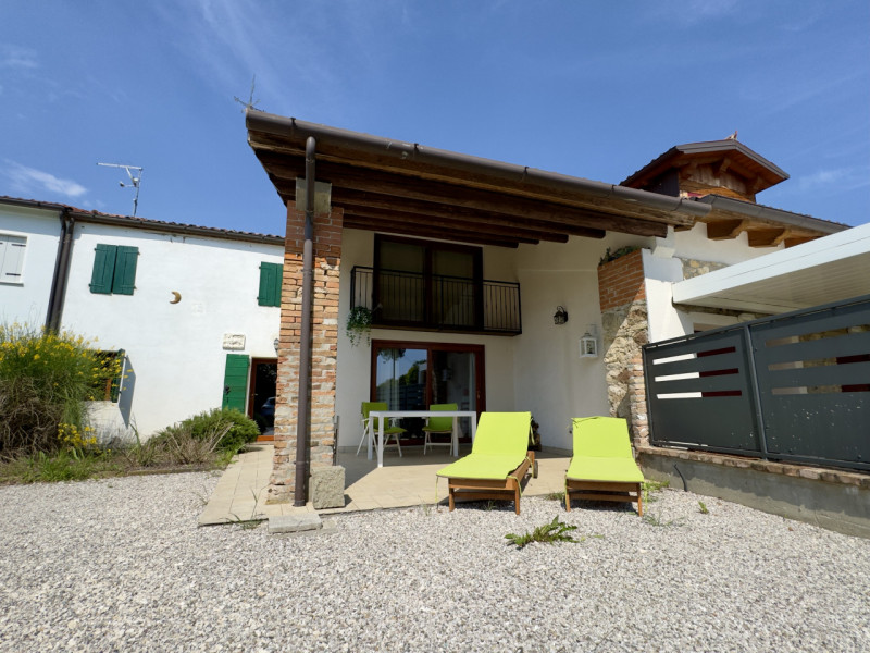 A Boccon di Vo’, in un contesto collinare tranquillo e riservato, proponiamo in vendita “Casa del...