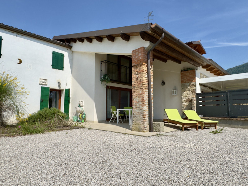 A Boccon di Vo’, in un contesto collinare tranquillo e riservato, proponiamo in vendita “Casa del...
