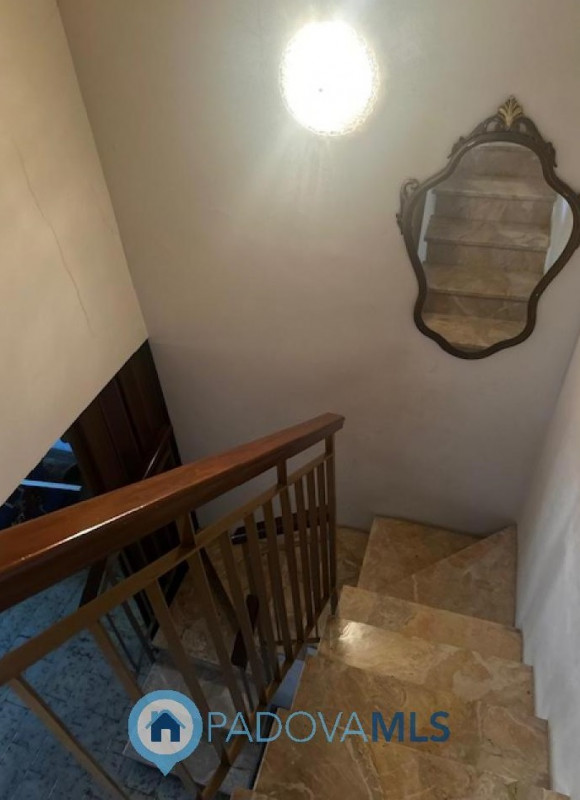Immobile in esclusiva al Gruppo Padova MLS
Rubano in zona residenziale, comoda a scuole e servizi...