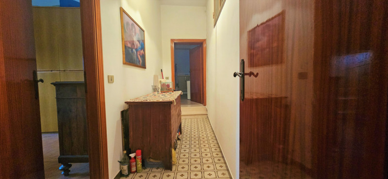 LONGARE - LOCALITA' CASONI: In località immersa nel verde, casa affiancata con all'interno un ult...