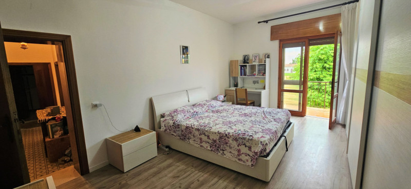 LONGARE - LOCALITA' CASONI: In località immersa nel verde, casa affiancata con all'interno un ult...