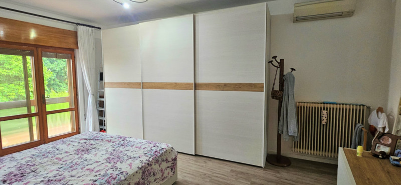 LONGARE - LOCALITA' CASONI: In località immersa nel verde, casa affiancata con all'interno un ult...