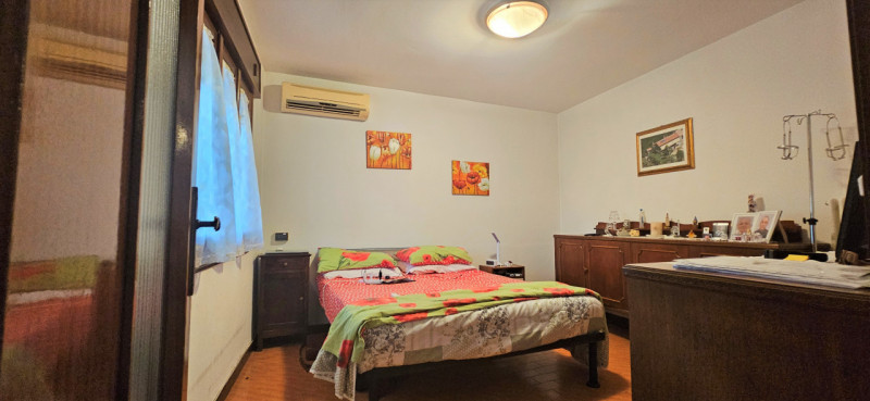 LONGARE - LOCALITA' CASONI: In località immersa nel verde, casa affiancata con all'interno un ult...