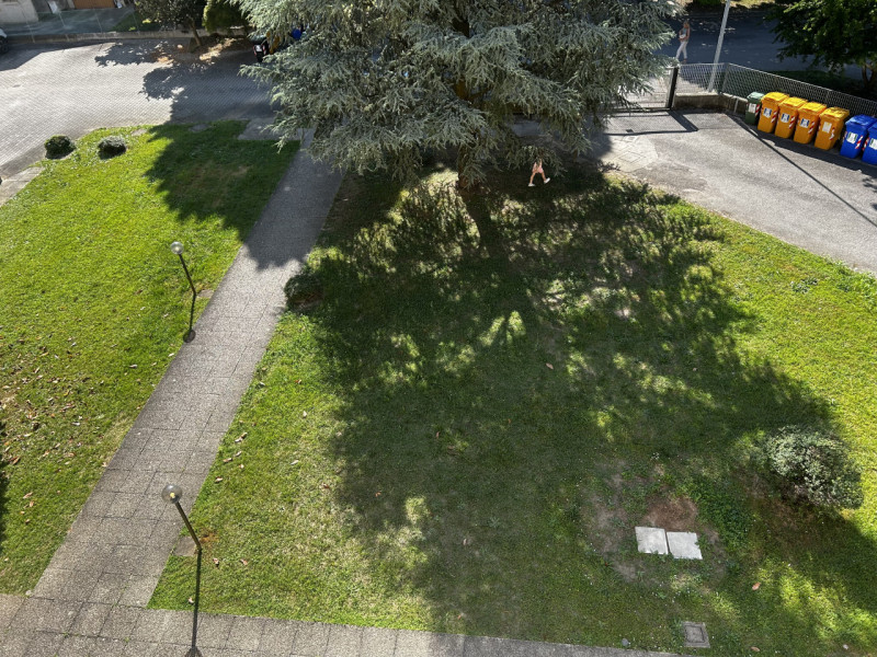 VILLATORA DI SAONARA – AMPIO APPARTAMENTO ALL'ULTIMO PIANO IMMERSO NEL VERDE 

In tranquilla zona...