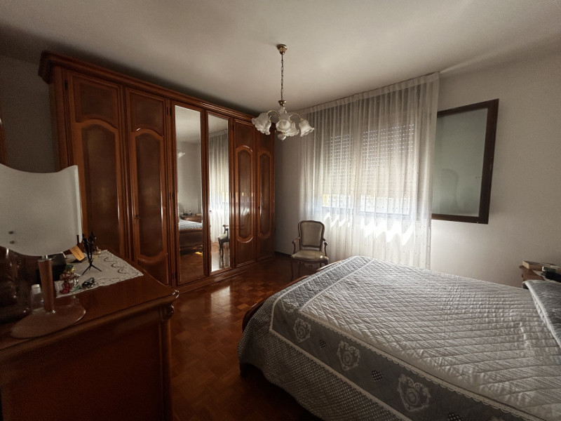 VILLATORA DI SAONARA – AMPIO APPARTAMENTO ALL'ULTIMO PIANO IMMERSO NEL VERDE 

In tranquilla zona...