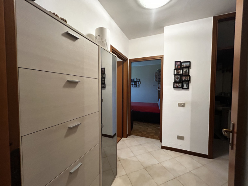 VILLATORA DI SAONARA – AMPIO APPARTAMENTO ALL'ULTIMO PIANO IMMERSO NEL VERDE 

In tranquilla zona...