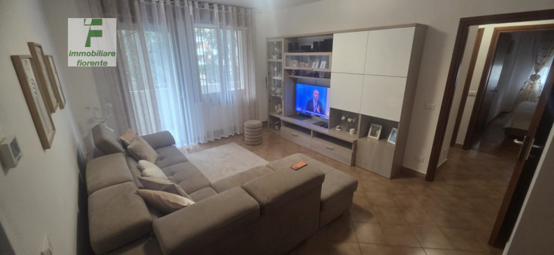 Scopri la tua nuova casa in questo bell'appartamento duplex di mq 125 totali situato nel centro d...
