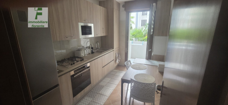 Scopri la tua nuova casa in questo bell'appartamento duplex di mq 125 totali situato nel centro d...