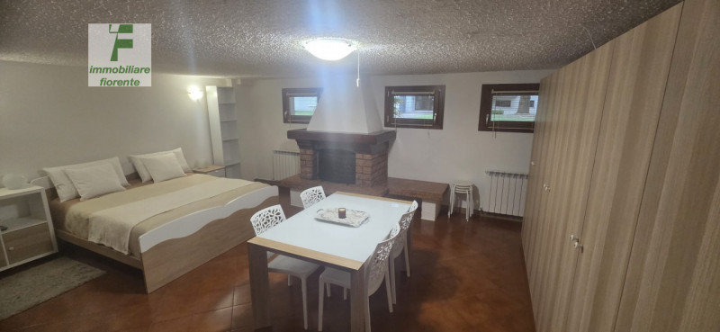 Scopri la tua nuova casa in questo bell'appartamento duplex di mq 125 totali situato nel centro d...