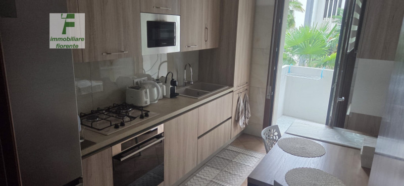 Scopri la tua nuova casa in questo bell'appartamento duplex di mq 125 totali situato nel centro d...