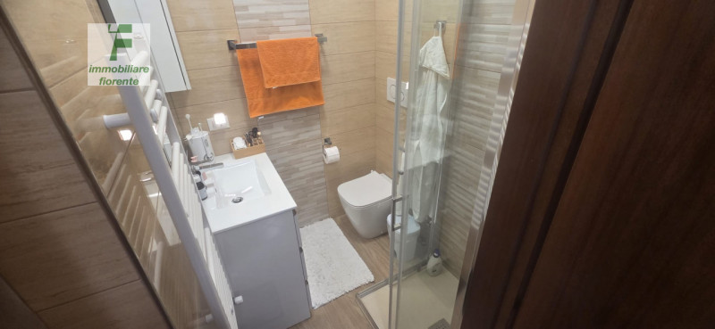 Scopri la tua nuova casa in questo bell'appartamento duplex di mq 125 totali situato nel centro d...