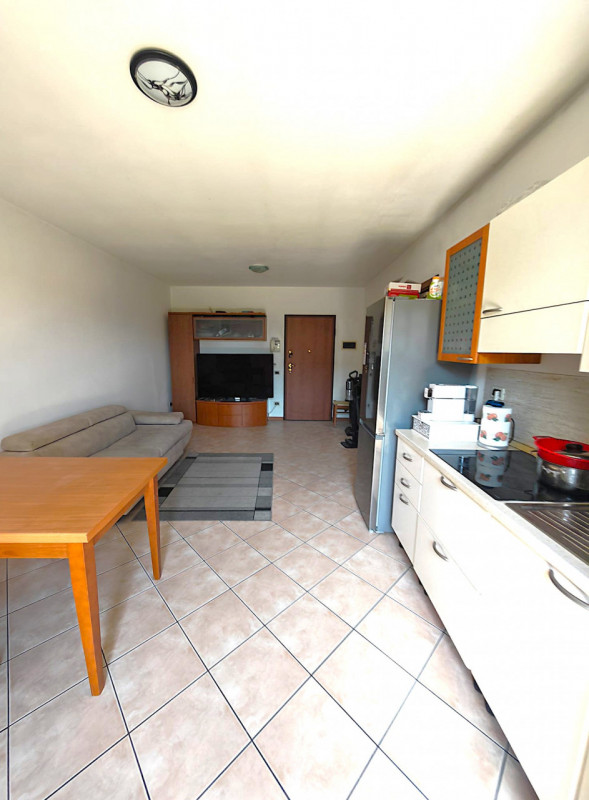 All'interno di un tranquillo quartiere residenziale, nelle immediate vicinanze del centro di Albe...
