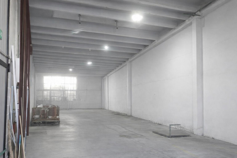 CALDOGNO: AFFITTASI PORZIONE DI CAPANNONE INDUSTRIALE SINGOLO di mq 850 circa H 5,50 sotto trave,...
