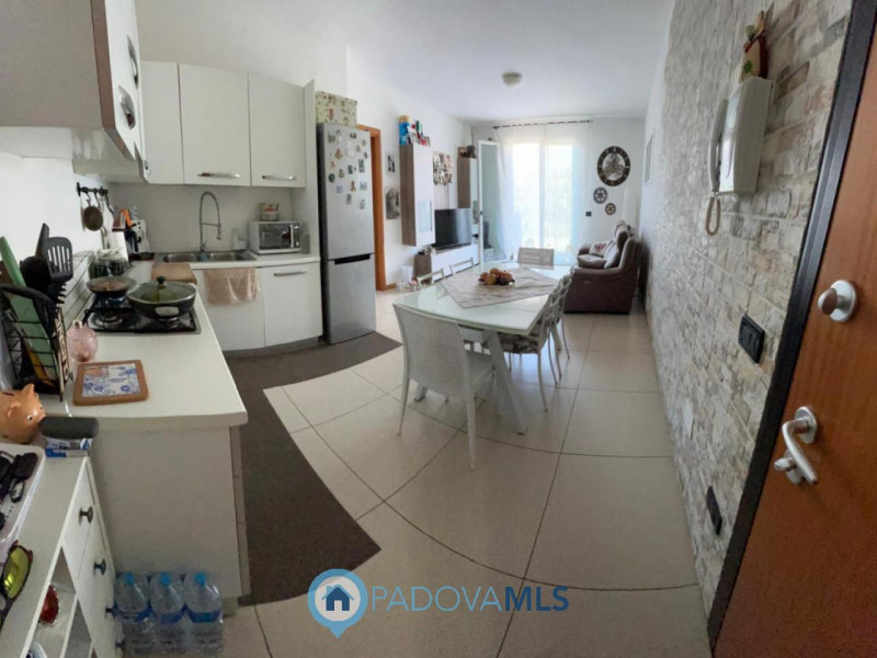 Immobile in esclusiva al Gruppo Padova MLS
PERAGA DI VIGONZA – APPARTAMENTO CON GIARDINO PRIVATO
...