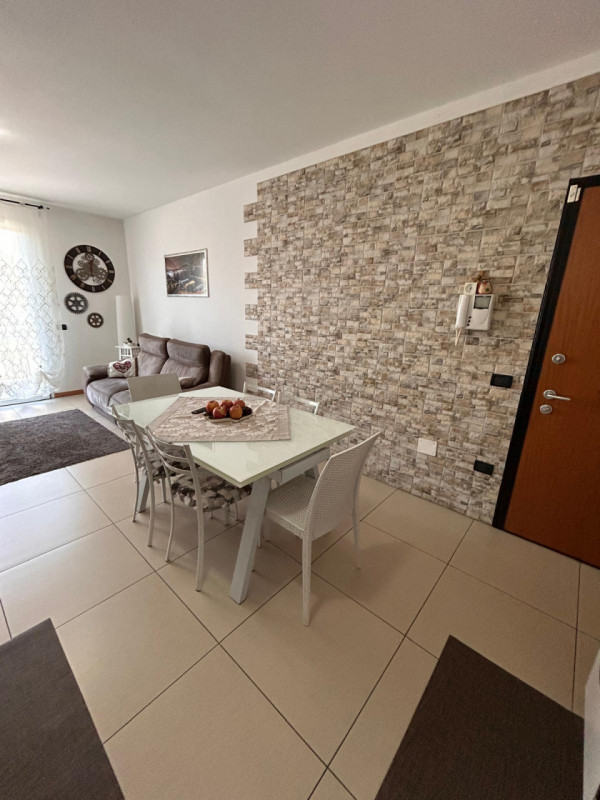 PERAGA DI VIGONZA – APPARTAMENTO CON GIARDINO PRIVATO

In tranquillo contesto residenziale, comod...