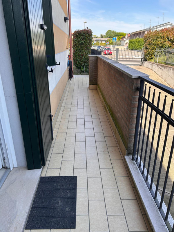PERAGA DI VIGONZA – APPARTAMENTO CON GIARDINO PRIVATO

In tranquillo contesto residenziale, comod...