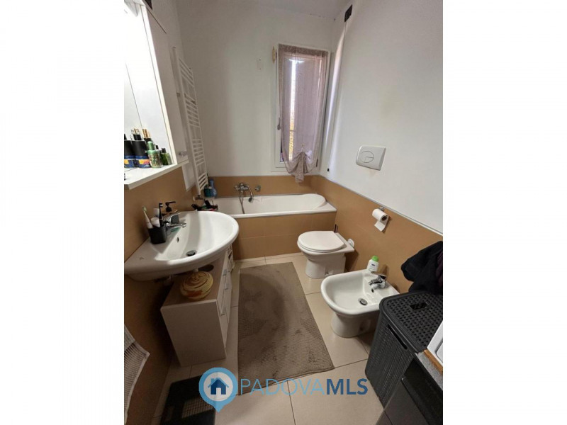 Immobile in esclusiva al Gruppo Padova MLS
PERAGA DI VIGONZA – APPARTAMENTO CON GIARDINO PRIVATO
...