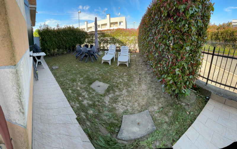 PERAGA DI VIGONZA – APPARTAMENTO CON GIARDINO PRIVATO

In tranquillo contesto residenziale, comod...