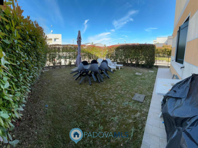 Immobile in esclusiva al Gruppo Padova MLS
PERAGA DI VIGONZA – APPARTAMENTO CON GIARDINO PRIVATO
...