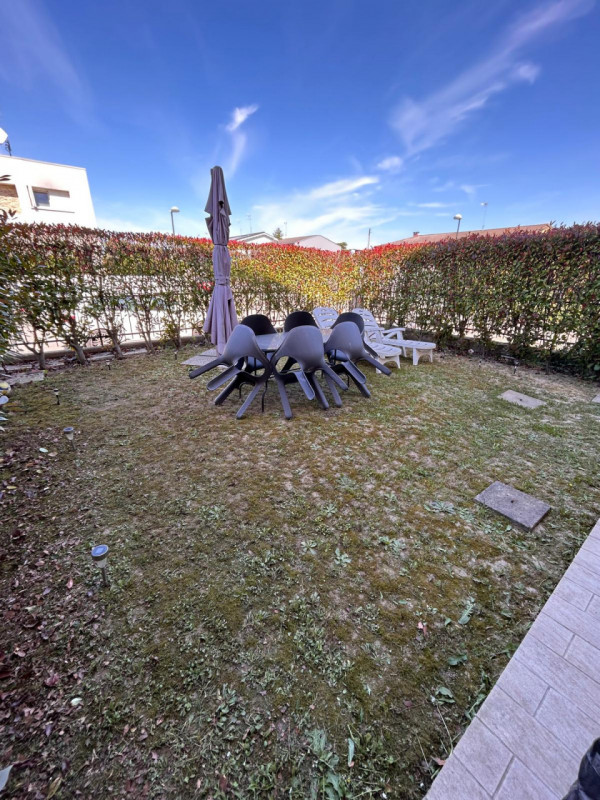 PERAGA DI VIGONZA – APPARTAMENTO CON GIARDINO PRIVATO

In tranquillo contesto residenziale, comod...