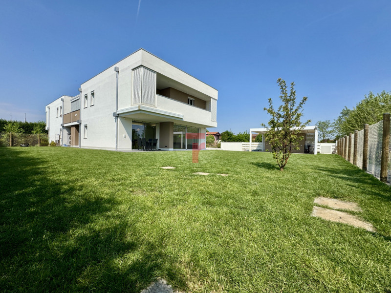 SAN GIORGIO - vicinanze CAMPODARSEGO, CAMPOSAMPIERO -- zona verde e tranquilla, con tutti i servi...