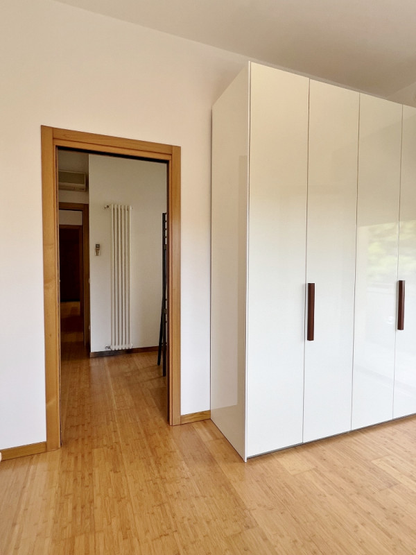 SPAZIOSA VILLETTA AFFIANCATA, COMPLETAMENTE INDIPENDENTE, IN VENDITA A VICENZA EST, CON GIARDINO ...