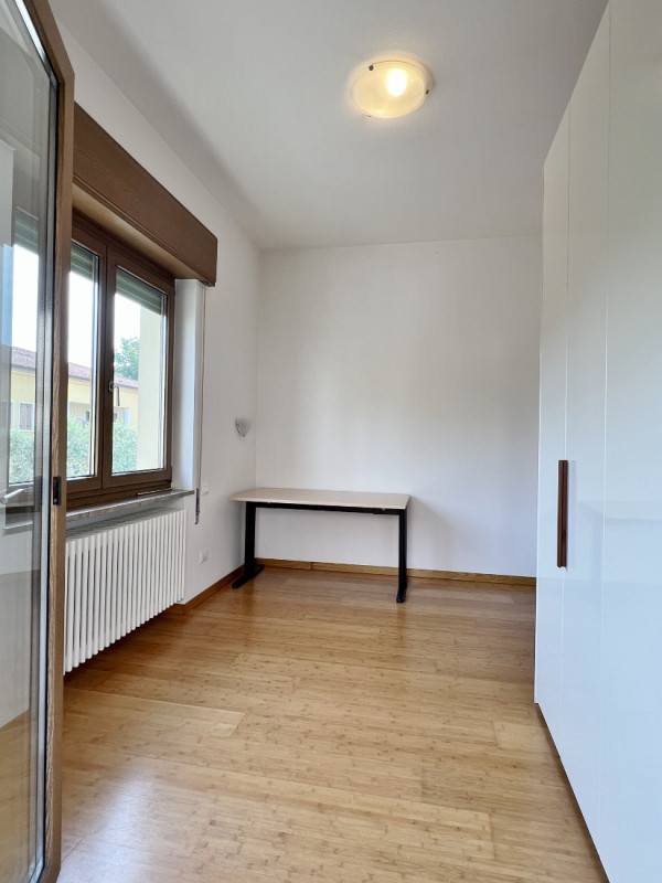 SPAZIOSA VILLETTA AFFIANCATA, COMPLETAMENTE INDIPENDENTE, IN VENDITA A VICENZA EST, CON GIARDINO ...