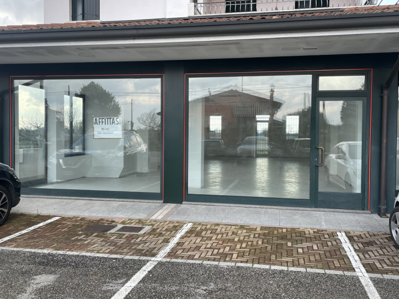 NOSTRA PROPOSTA: lungo la via Castellana in prossimità di San Vito di Altivole siamo a proporre i...