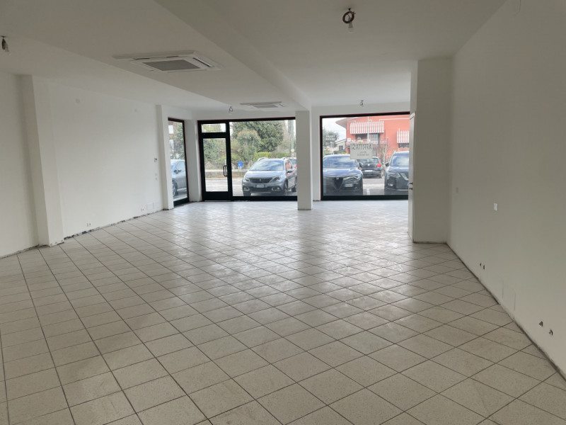 NOSTRA PROPOSTA: lungo la via Castellana in prossimità di San Vito di Altivole siamo a proporre i...