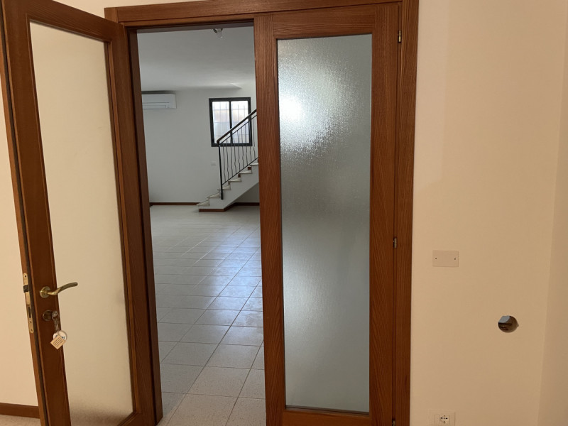 NOSTRA PROPOSTA: lungo la via Castellana in prossimità di San Vito di Altivole siamo a proporre i...