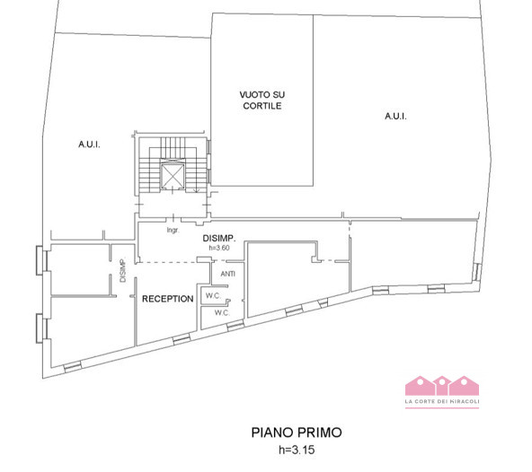 CENTRO STORICO: UFFICIO DI 140 MQ., PIANO PRIMO CON ASCENSORE, QUATTRO VANI, DUE BAGNI. RISCALDAM...