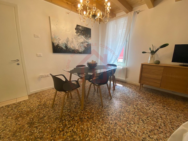 RIF. SR012 VICENZA - BASSANO DEL GRAPPA Proponiamo in vendita appartamento bi locale in centro st...