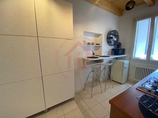 RIF. SR012 VICENZA - BASSANO DEL GRAPPA Proponiamo in vendita appartamento bi locale in centro st...